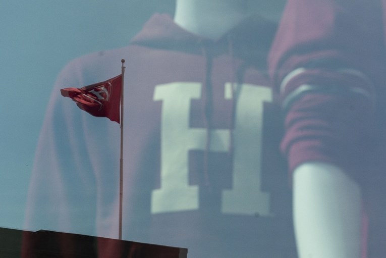 Kinezi o Trumpovoj zabrani Harvardu: "Zabavno je gledati kako sami sebe uništavaju"