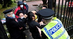 Kineski diplomat vukao za kosu prosvjednika u Britaniji: "To je bila moja dužnost"