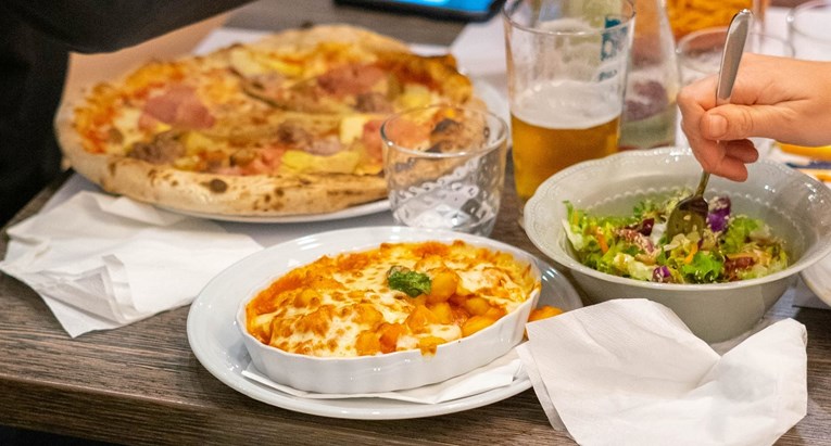 Zagrebačka pizzeria u ponudu vraća gablece, moraju se naručiti dan ranije