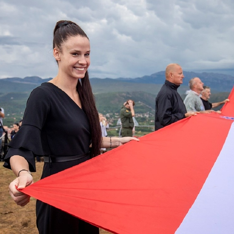 Srpski mediji: Jelićka opet provocira. Živjela kod Srpkinje, a sad slavi Oluju