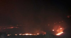 Veliki požar na Dinari, pokušavaju se spasiti planinarska skloništa