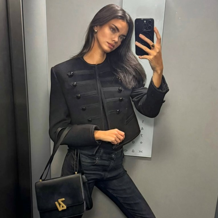 Vojnička jakna: Veliki povratak modnog klasika za 2026.