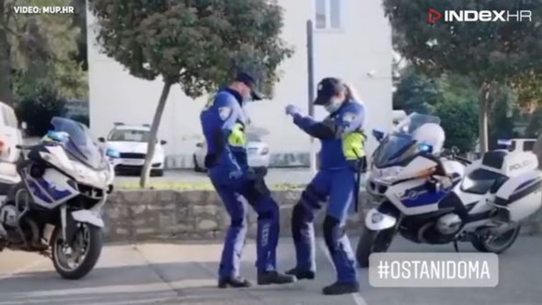 VIDEO Policajci iz Pule zaplesali i postali hit na Twitteru: "Duh je nesalomljiv"