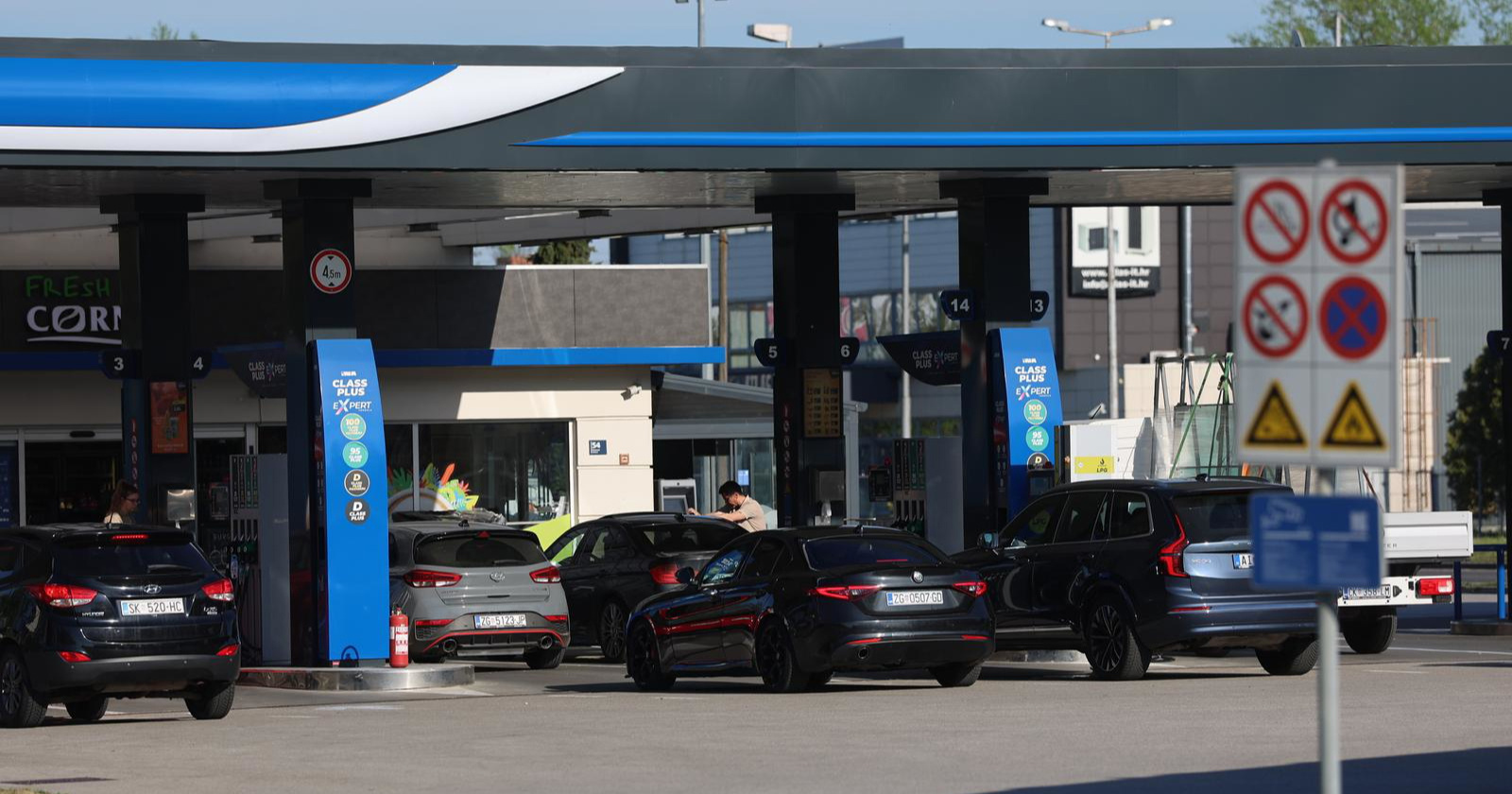 Od utorka pojeftinjuje gorivo