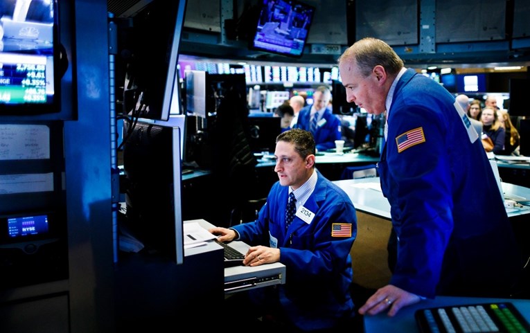 Na Wall Streetu Dow Jones pao, S&P porastao