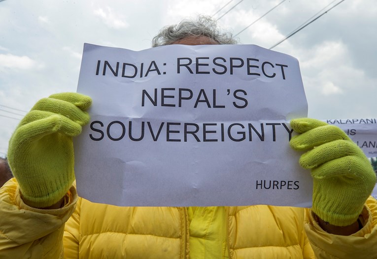 Nepal usvaja zemljovid s područjima zbog kojih se spori s Indijom