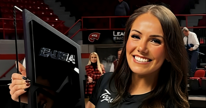 Američka odbojkaška trenerica postala hit. Fanovi: Upisat ću se na sveučilište