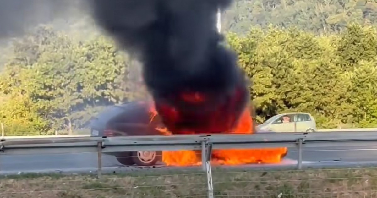 VIDEO Kod naplatnih kućica u Zaprešiću izgorio auto