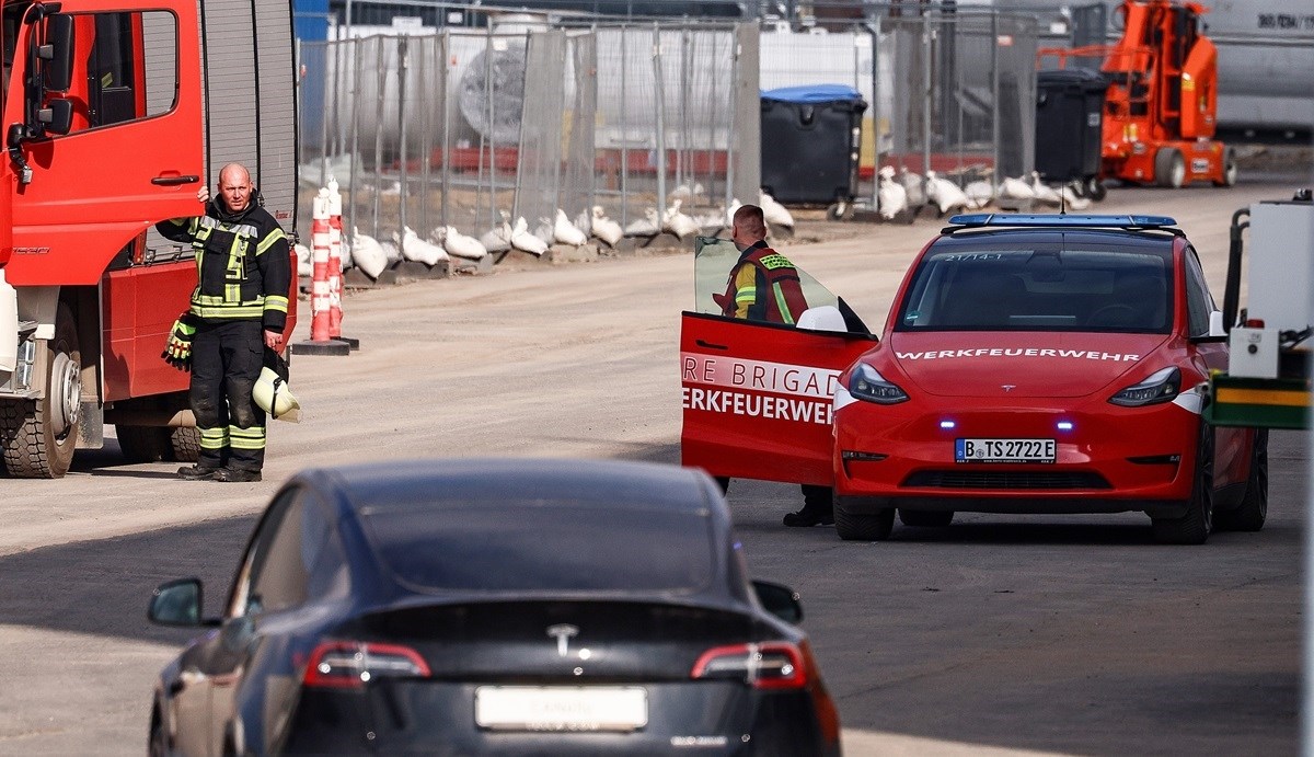 Nakon napada ekstremista na Teslu u Njemačkoj, traži se bolja zaštita infrastrukture