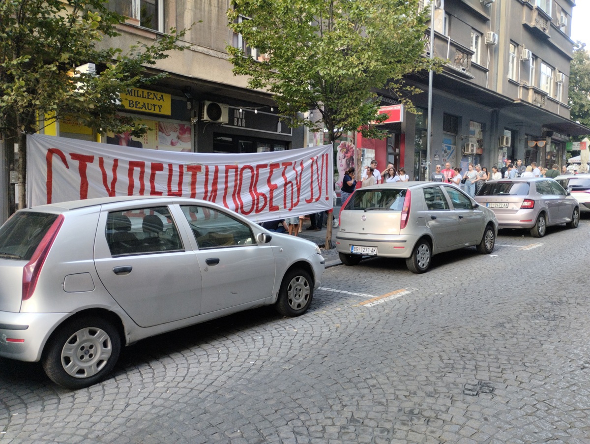 Studente ometali u prikupljanju potpisa za izbore. Vučićevci nisu imali tih problema