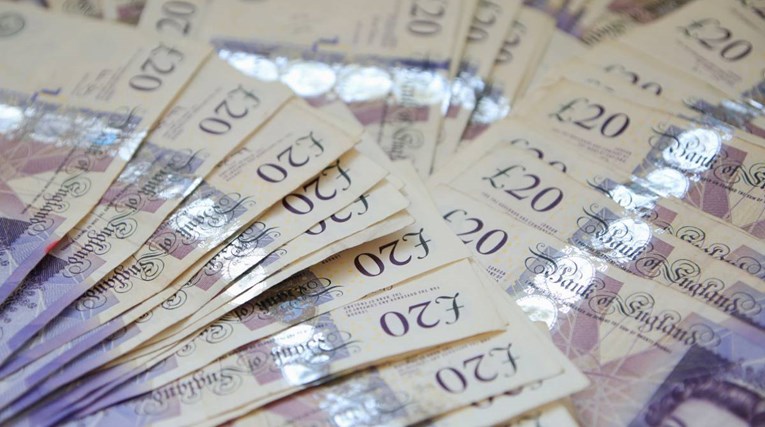 U Britaniji "nedostaje" 50 milijardi  funti u novčanicama, nitko ne zna gdje su