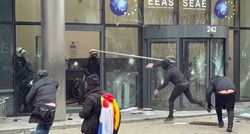 VIDEO Prosvjednici protiv mjera razbijali zgradu u Bruxellesu i napadali policajce