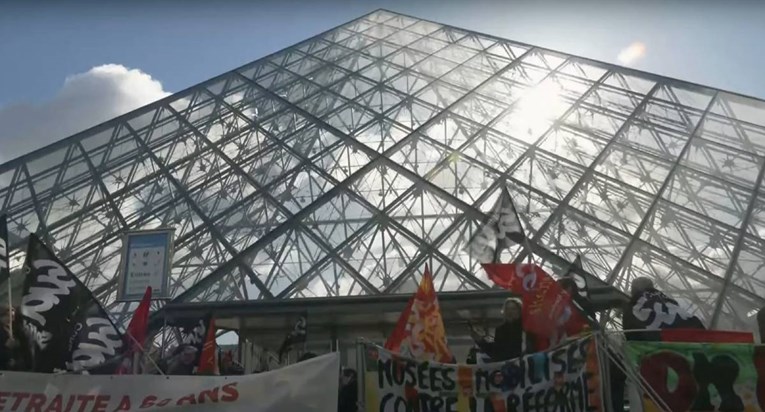 VIDEO Prosvjednici blokirali ulaz u Louvre, turisti bijesni: "Ovo je smiješno"