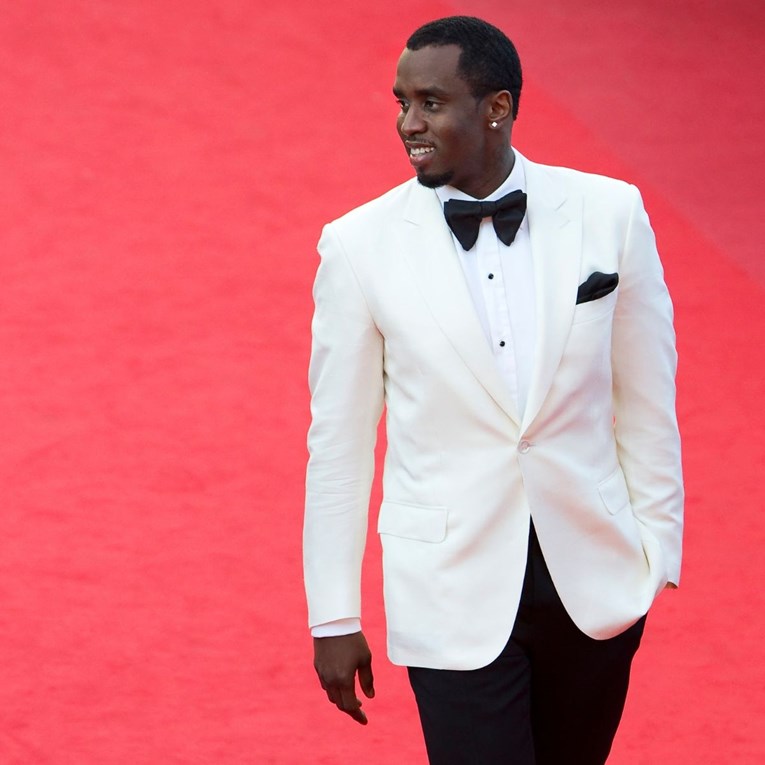 Diddy prije ročišta zagrlio svog odvjetnika i rekao da je "malo nervozan"