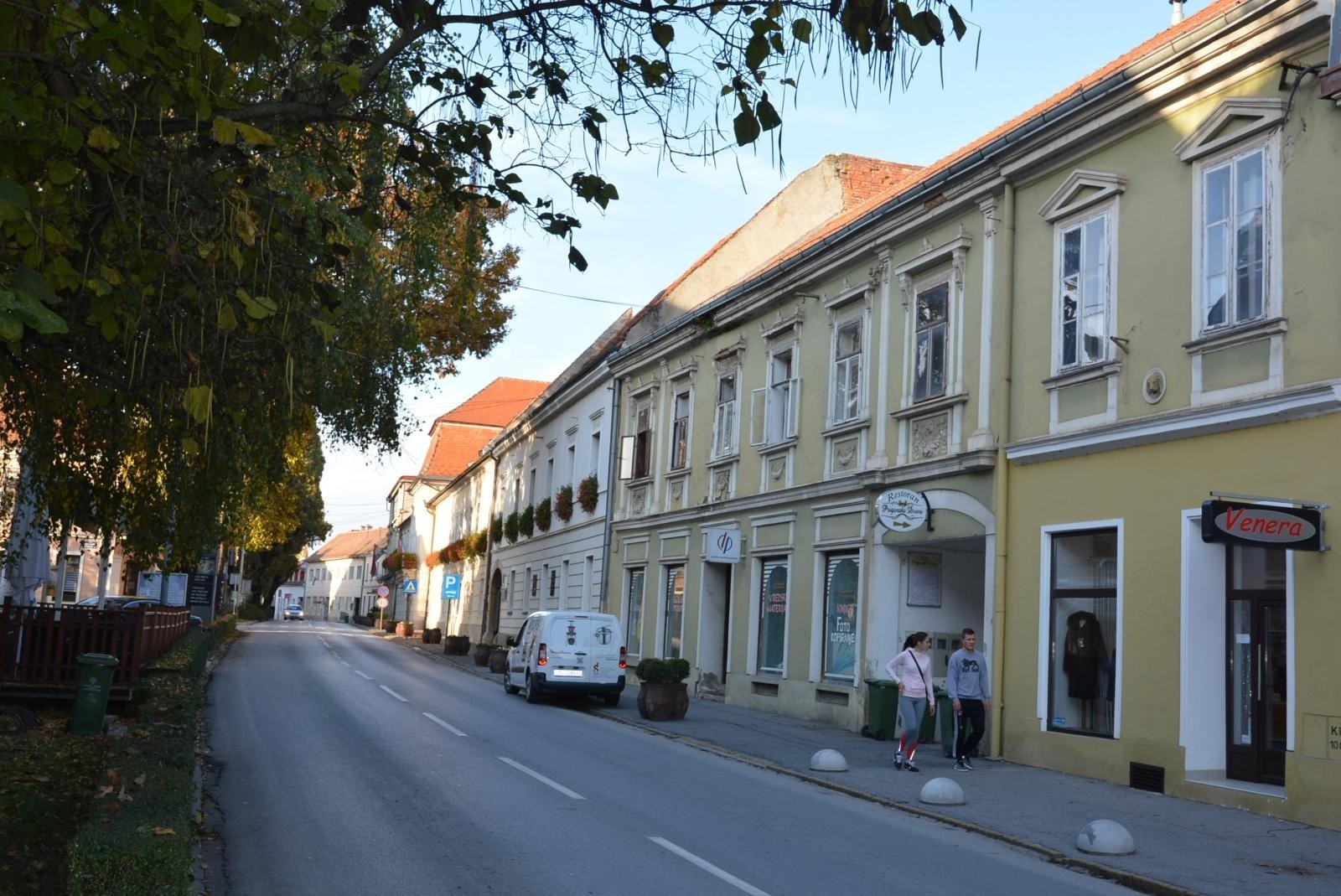 Majka i sestra ga na sudu pokušale izbaciti iz kuće: "Pušta glazbu i ne plaća režije"