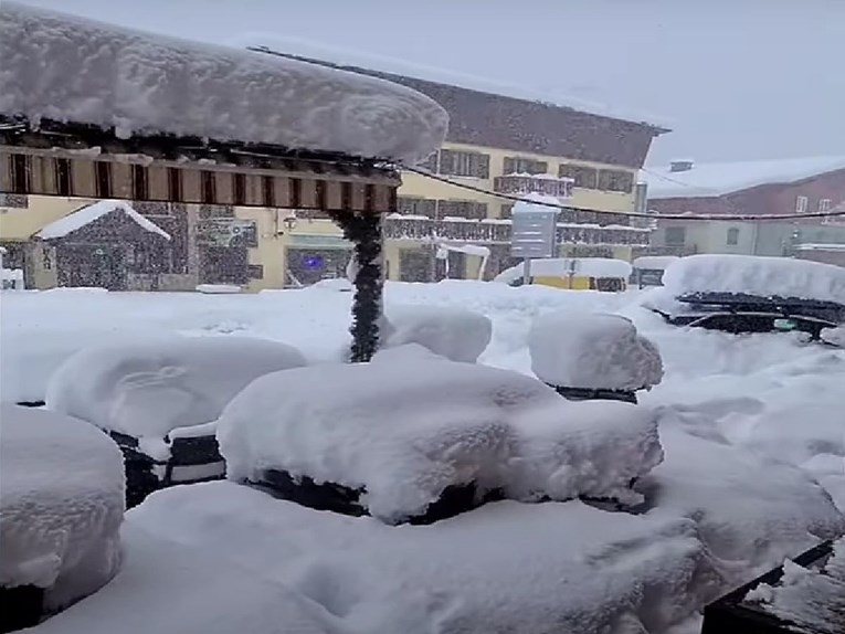 VIDEO Veliko nevrijeme u Alpama. Otac i sin išli pomoći u spašavanju pa poginuli
