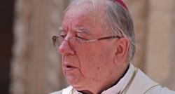 Umirovljeni biskup Bogović na respiratoru u Rijeci. Liječnici mu se bore za život