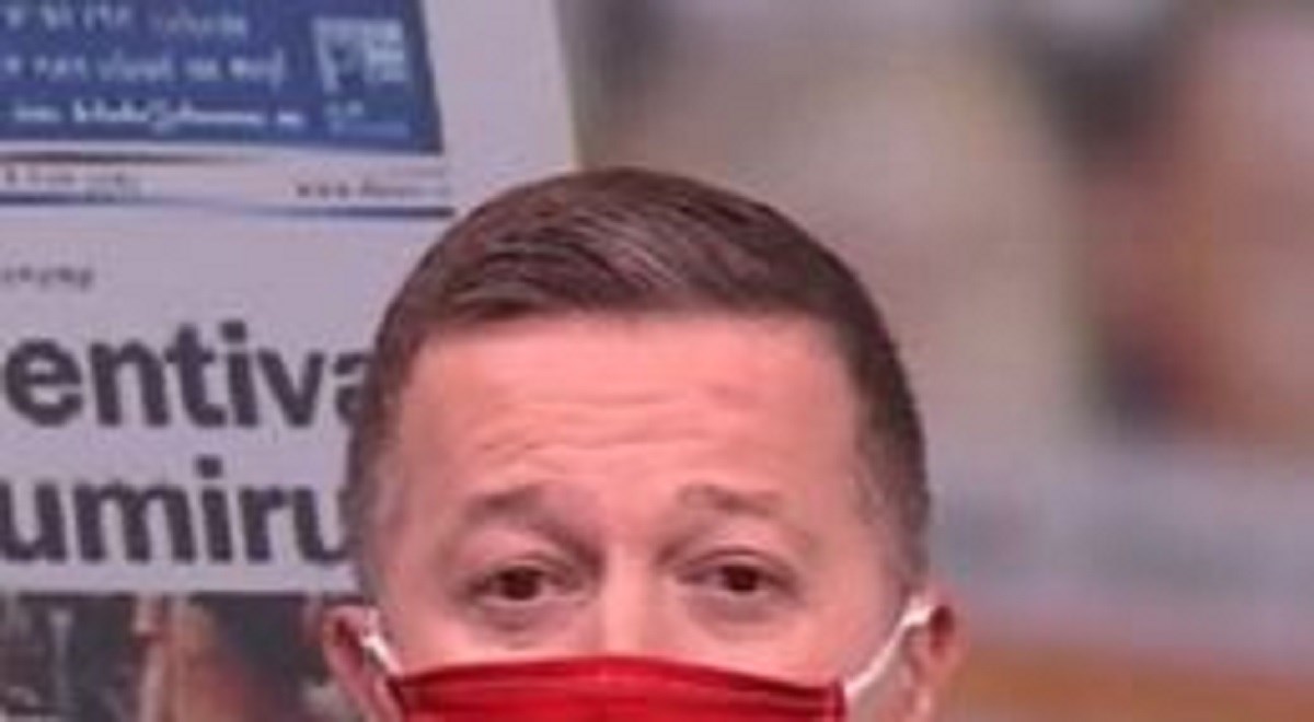 "Srđan ima najjaču masku": Srpski voditelj oduševio zemlju zaštitnom maskom