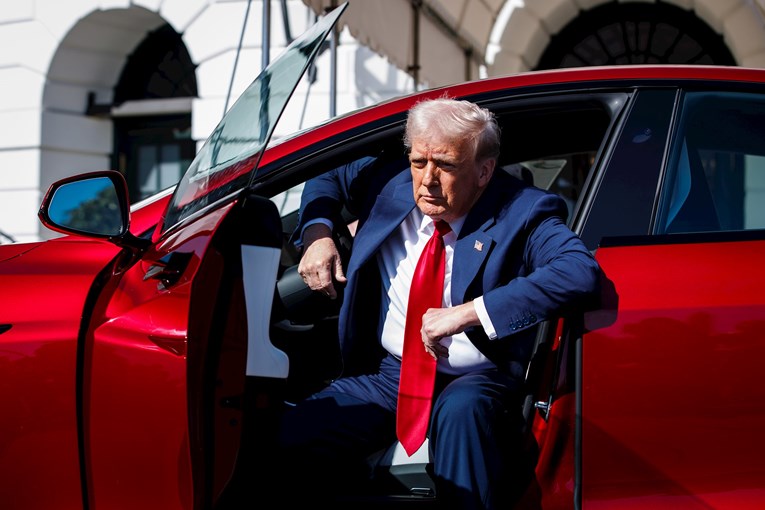 Trump uvodi 25% carine na milijune auta, to je ogroman udar na Europu