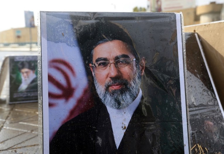 Hamenei obavještajcima naredio obračun s "neprijateljima u zemlji i inozemstvu"