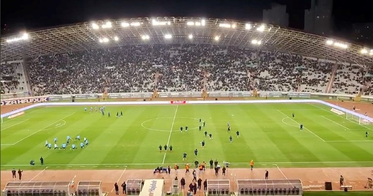 VIDEO Ovako je Poljud pozdravio igrače Hajduka kad su izašli na zagrijavanje