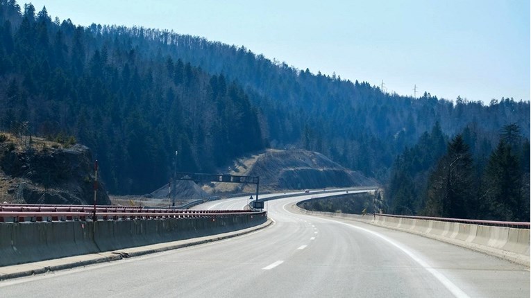 Dionica autoceste A1 od čvora Ogulin do čvora Brinje i dalje zatvorena