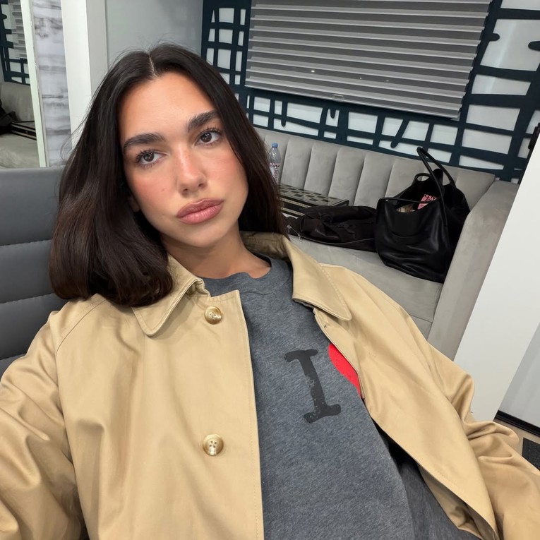 Dua Lipa nosi tenisice za koje se mislilo da više nisu u trendu