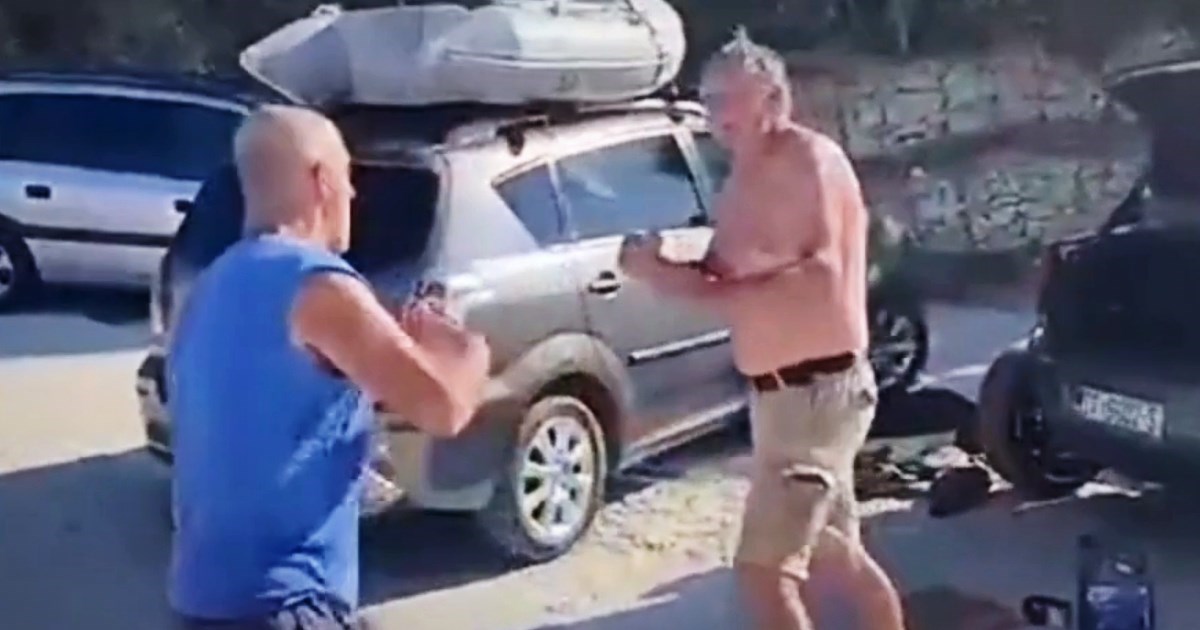 VIDEO Dva čovjeka se mlatila u Splitu. Žena vikala: Tučete čovika zbog lima