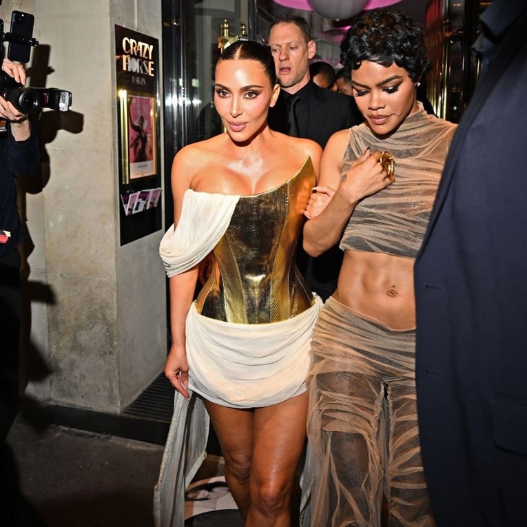 Kim Kardashian proslavila 45. rođendan u Parizu u upečatljivom outfitu