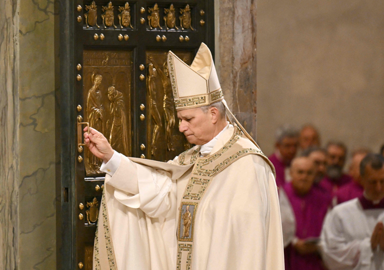 Papa: Oko nas je iskrivljena ekonomija