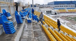 Rusi naredili skidanje stolica sa stadiona u Jakutsku jer su u bojama Ukrajine