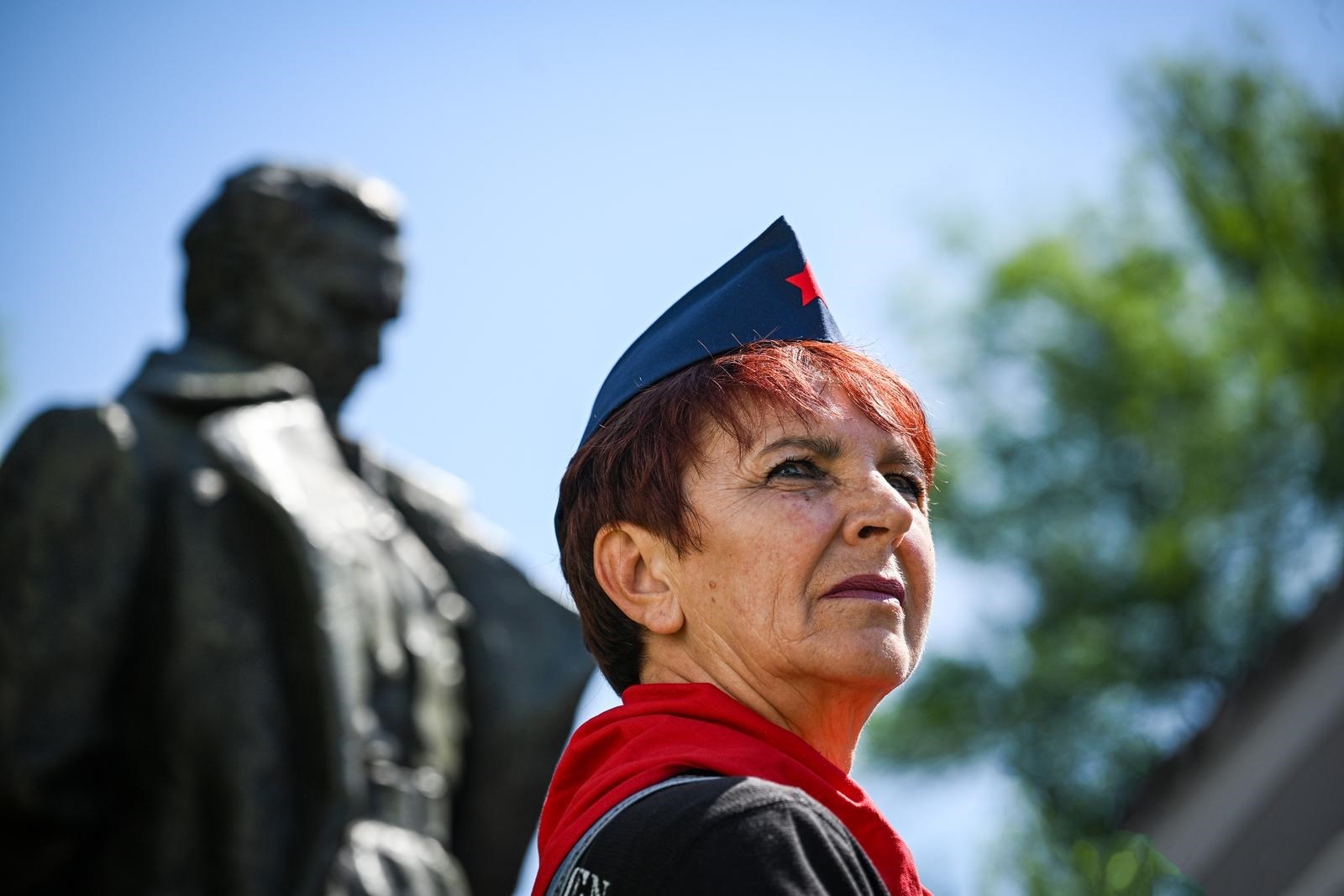 Generacijo Z, dajte da vam pokušamo objasniti što se ovo događa u Kumrovcu