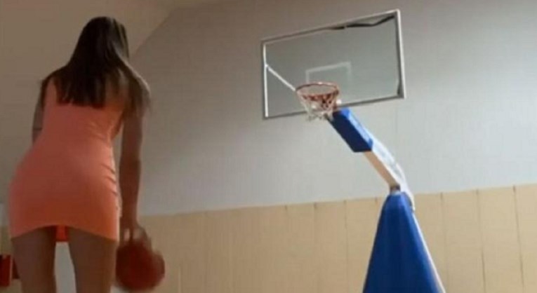 Seksi djevojka Alexandera Zvereva u Zadru pokazala kako dominira u košarci