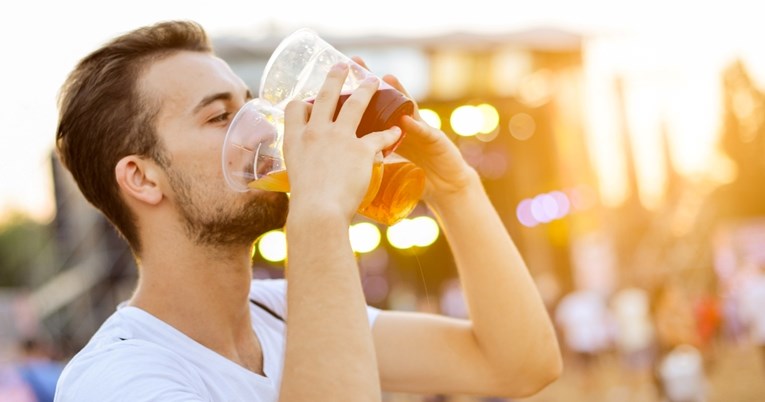 Vrijeme je da prestanete vjerovati u ove mitove o pijenju piva