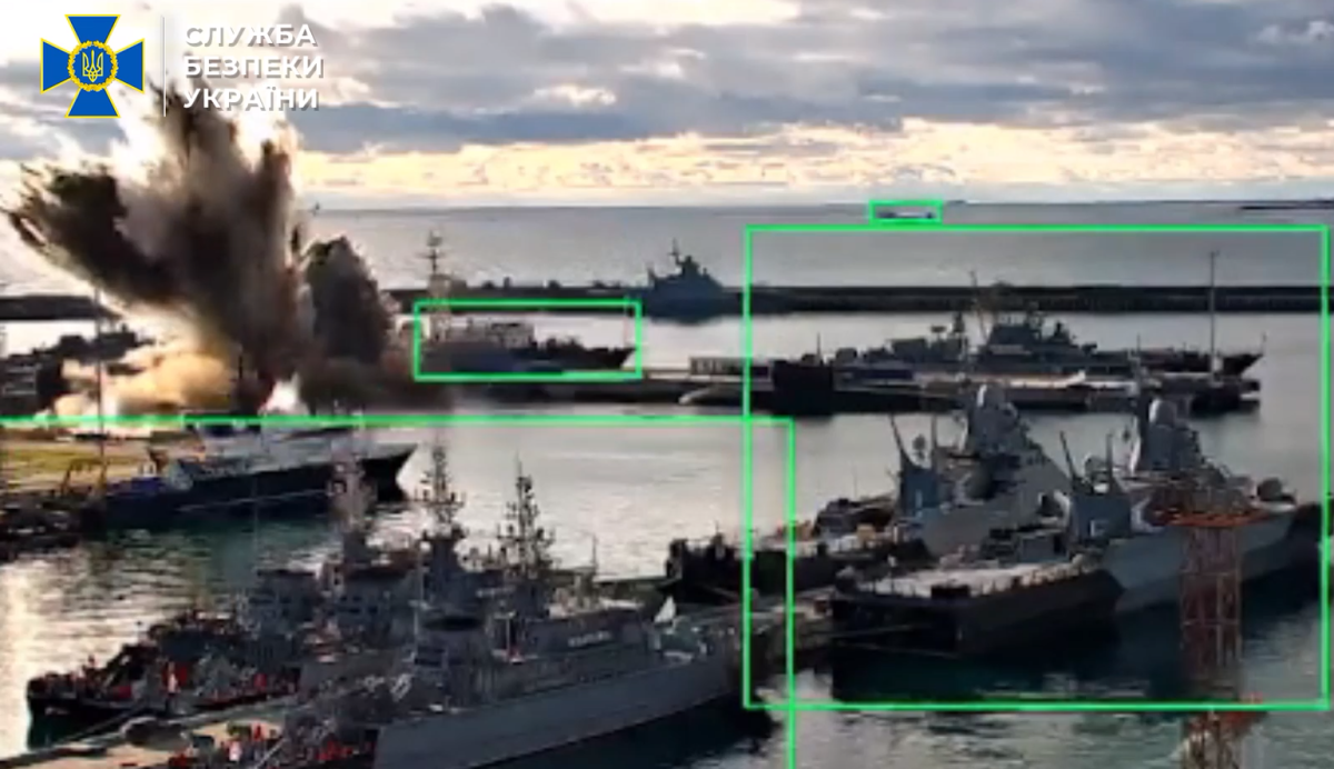 Ukrajina objavila snimku: Pogodili smo rusku podmornicu podvodnim dronovima