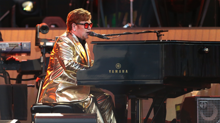 Elton John oporavlja se od ozbiljne infekcije oka: "Nažalost, vid mi je ograničen"