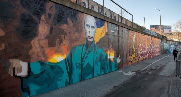 Poljaci Putina prikazali kao Voldemorta, pogledajte grafit u Poznanu