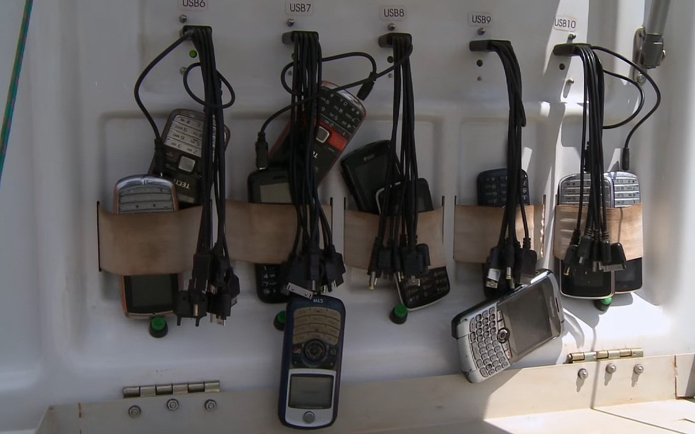 VIDEO Kako napuniti mobitel ako nemaš struju? Ruanđani znaju