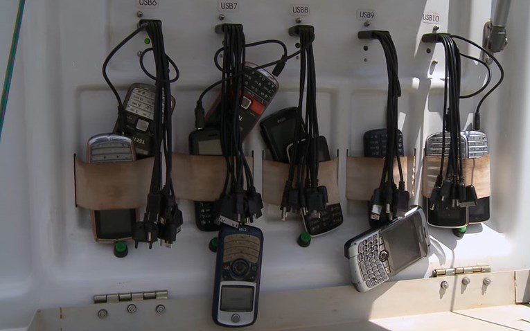 VIDEO Kako napuniti mobitel ako nemaš struju? Ruanđani znaju