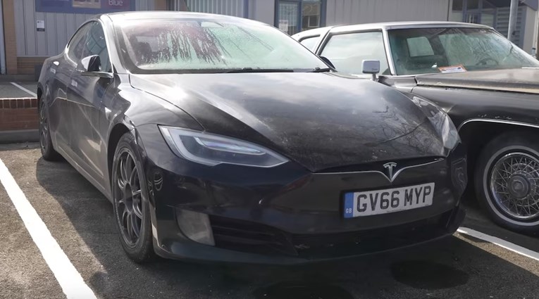 VIDEO Pogledajte što se dogodi kada Teslu ne punite pola godine