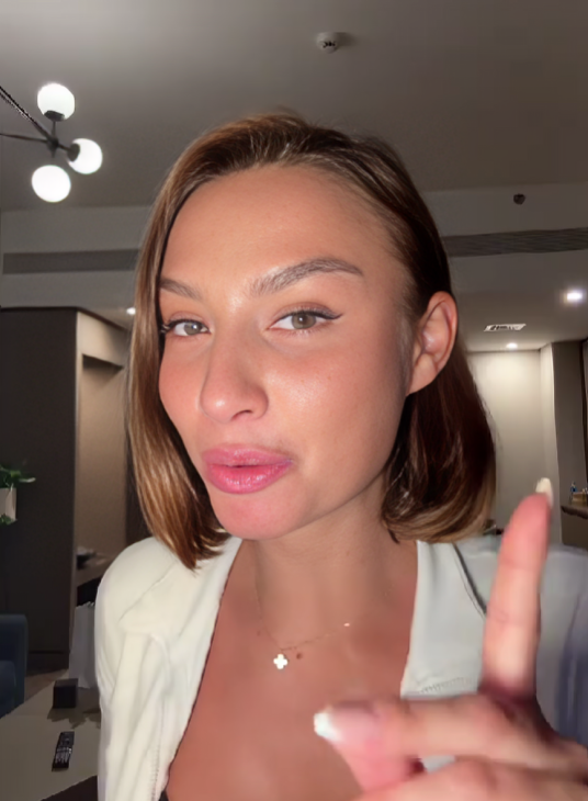 Manekenka iz Dubaija pokazala poklone koje dobiva, ljudi joj pišu da pripazi