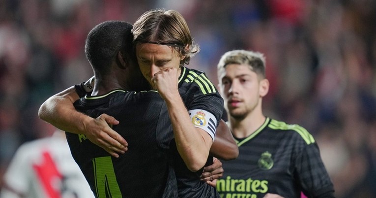 Sport: Modrić je potpisao za Real, ali moglo bi se dogoditi da za njega više ne igra