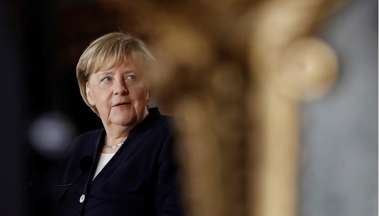 Merkel: Europska unija probleme s Poljskom treba rješavati razgovorom, ne na sudu