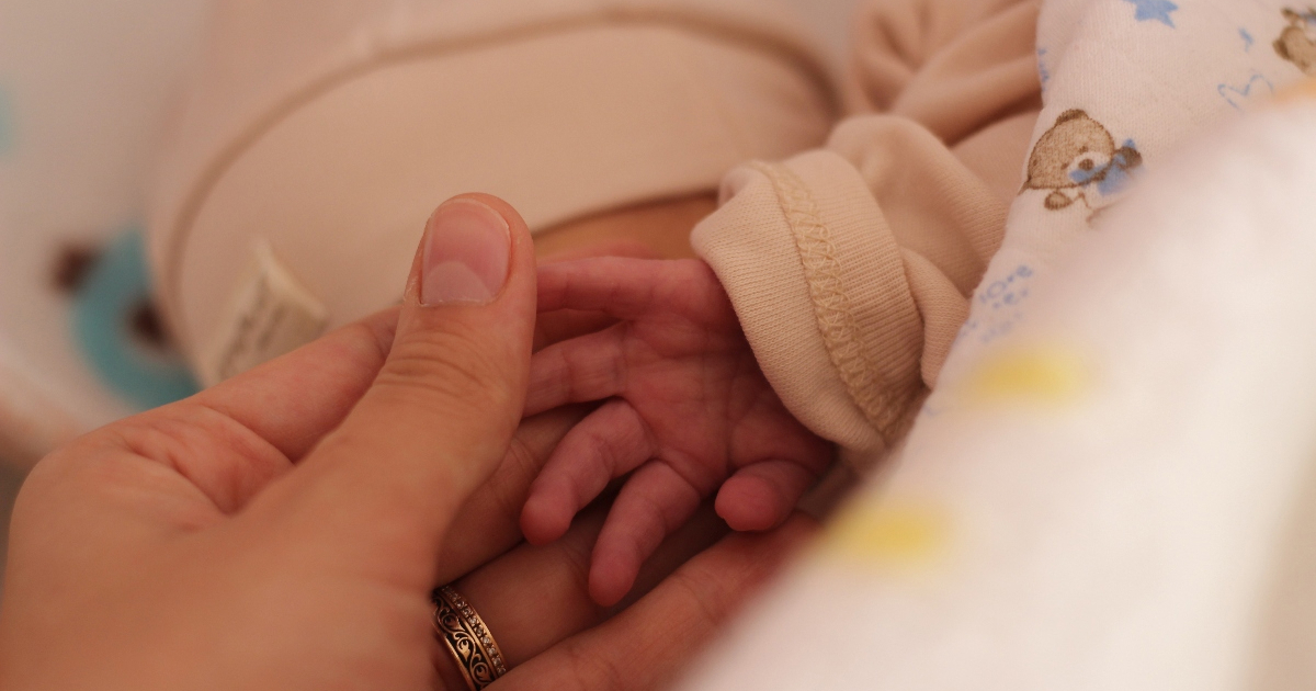 Nakon četiri mjeseca borbe, djevojčica teška 400 grama otišla je kući