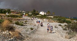 Baka iz Danske bježala od požara u Grčkoj: Hotel je gorio. Mislila sam da ću umrijeti