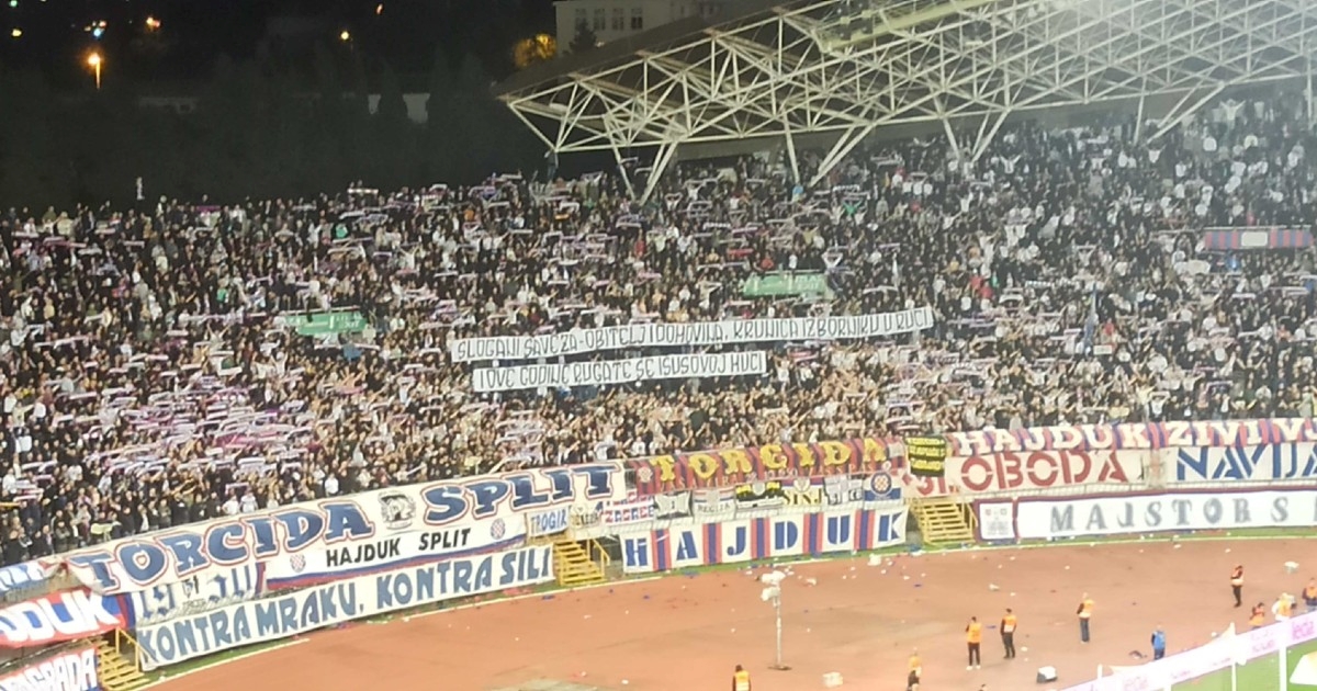 Torcida: Krunica izborniku u ruci, i ove godine rugate se Isusovoj muci