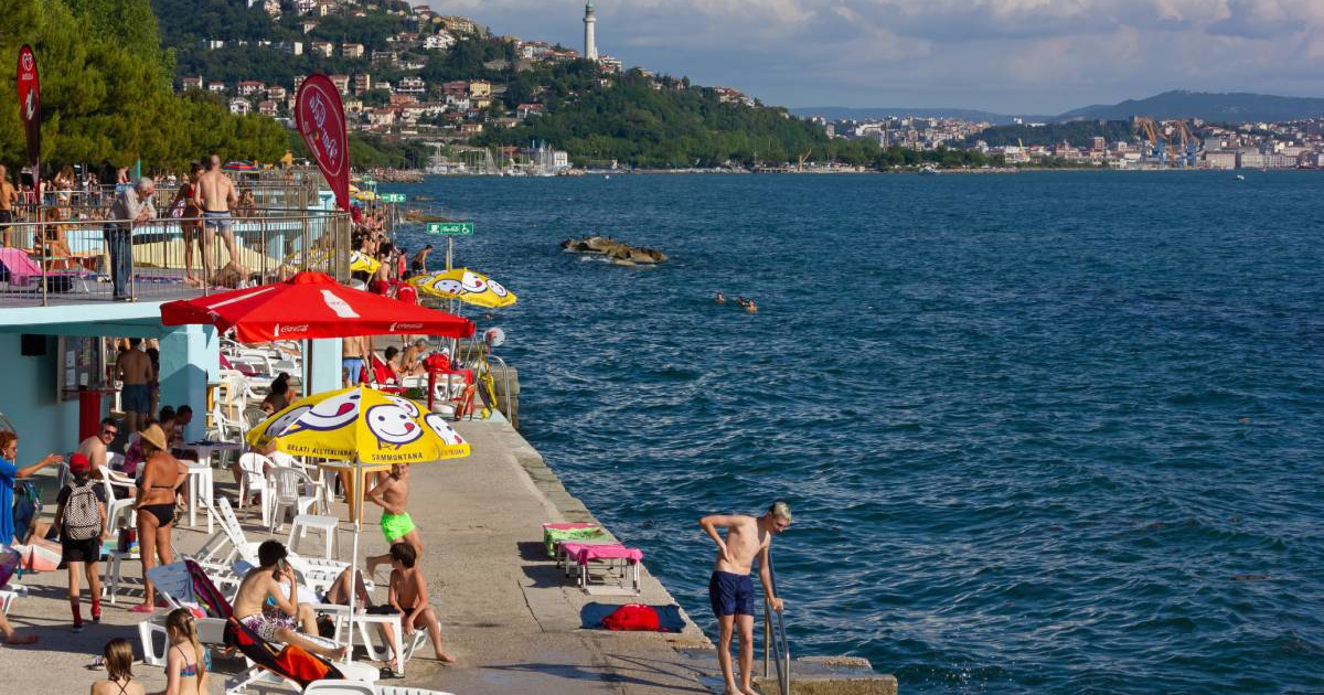 Incident na plaži u Trstu: Turistkinja se pobunila zbog podjele na muškarce i žene