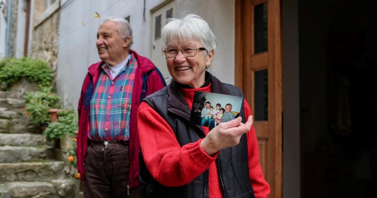 Djed Joška Gvardiola pozirao s njegovim dresom, baka pokazala obiteljske fotografije