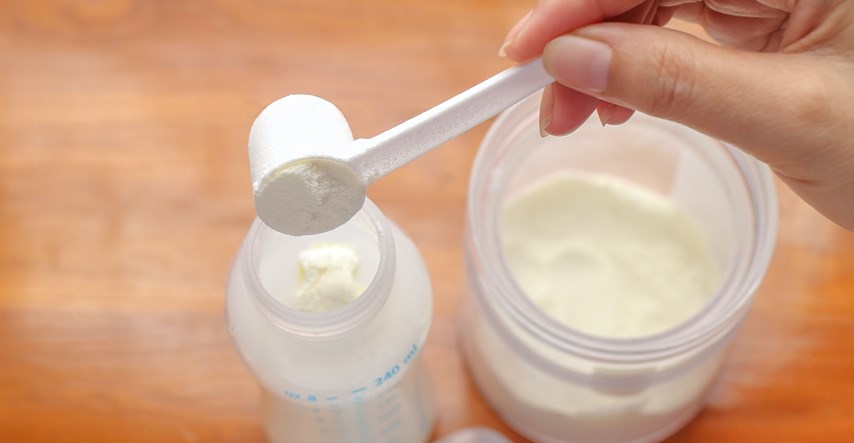Neke mliječne formule za bebe sadrže više šećera nego gazirani sokovi