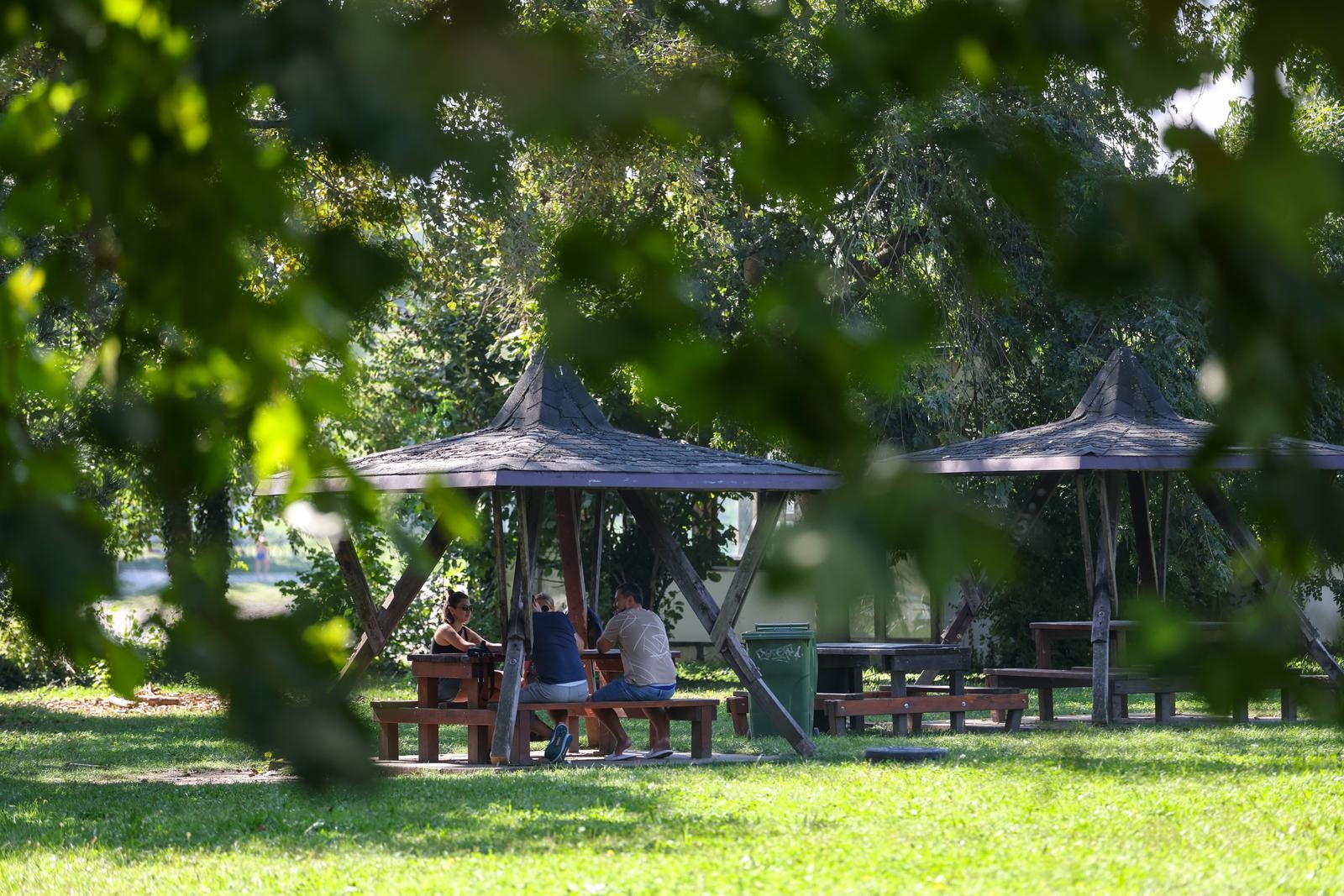 U 14 sati u Zagrebu je bilo +29, u Karlovcu +30. I idući tjedan bit će iznadprosječno